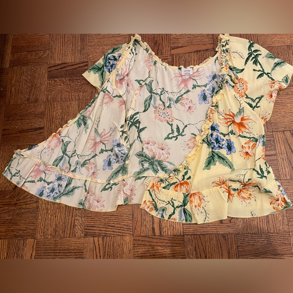 Wilfred floral wrap top- Size Small - Picture 2 of 4